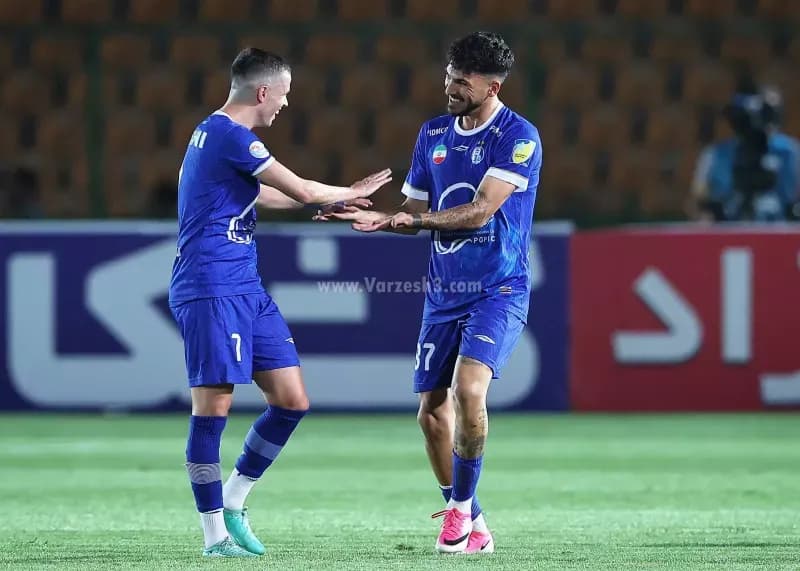 گلزن جوان استقلال، مرد شماره یک زمین!