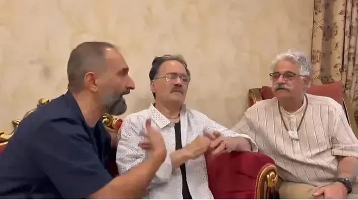 لحظه های فراموش نشدنی: اشک خوشحالی مجری قدیمی در دیدار با دوستان