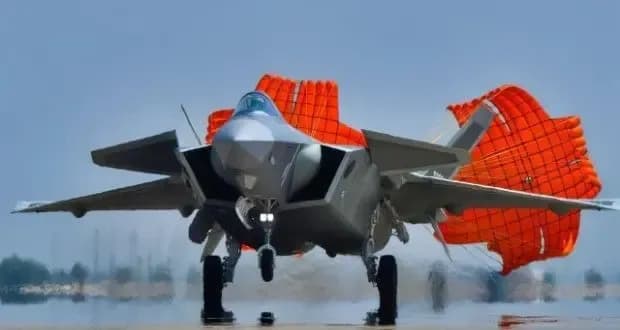 برتری کلیدی جنگنده J-20 چین در برابر F-22 و F-35