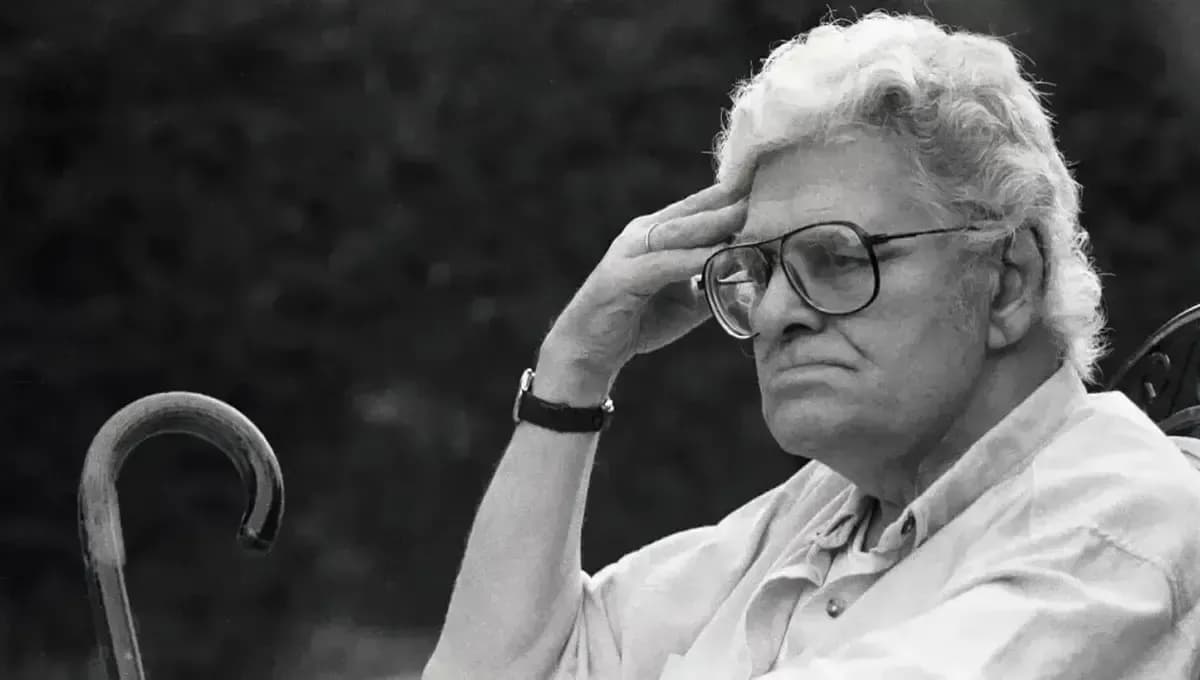 دلیل لغو مراسم رونمایی از آثار منتشرنشده احمد شاملو چه بود؟