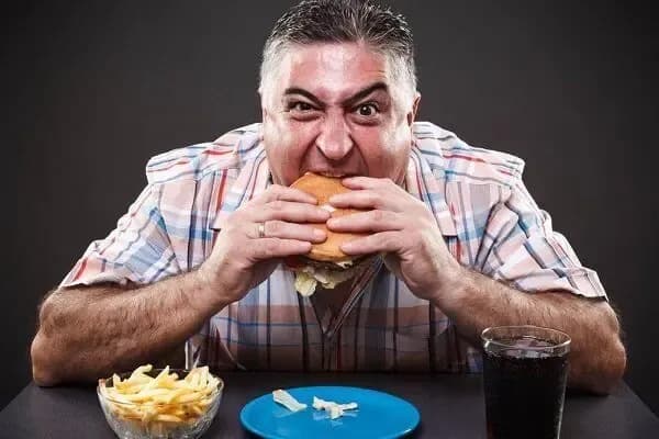 ۱۲ راهکار ساده برای کنترل پرخوری عصبی و جلوگیری از اضافه وزن