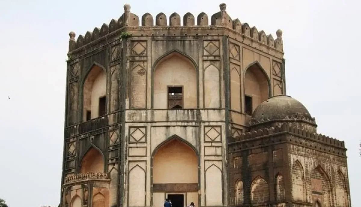 کشف کتیبه های جذاب 600 ساله فارسی در قلب هندوستان (+عکس)