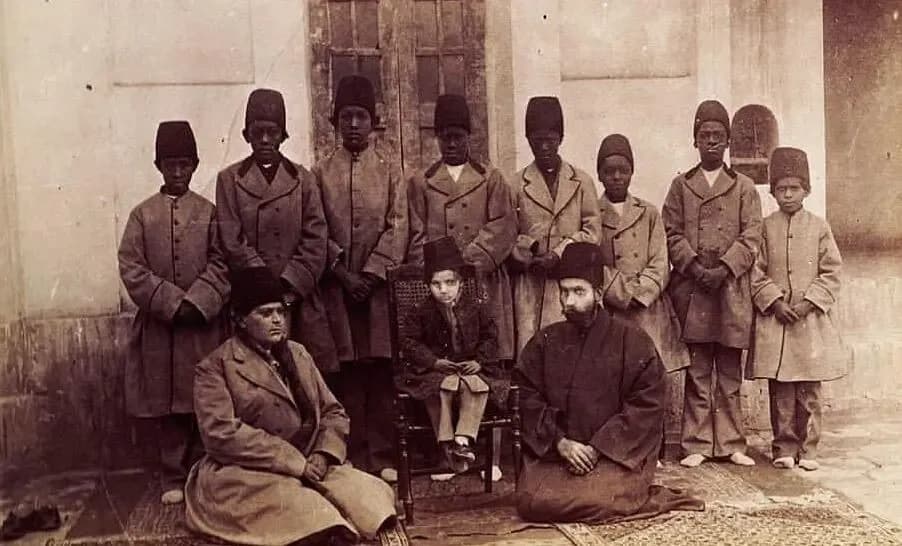 عکس جالب از عزیز خان؛ ثروتمندترین خواجه دربار قاجار