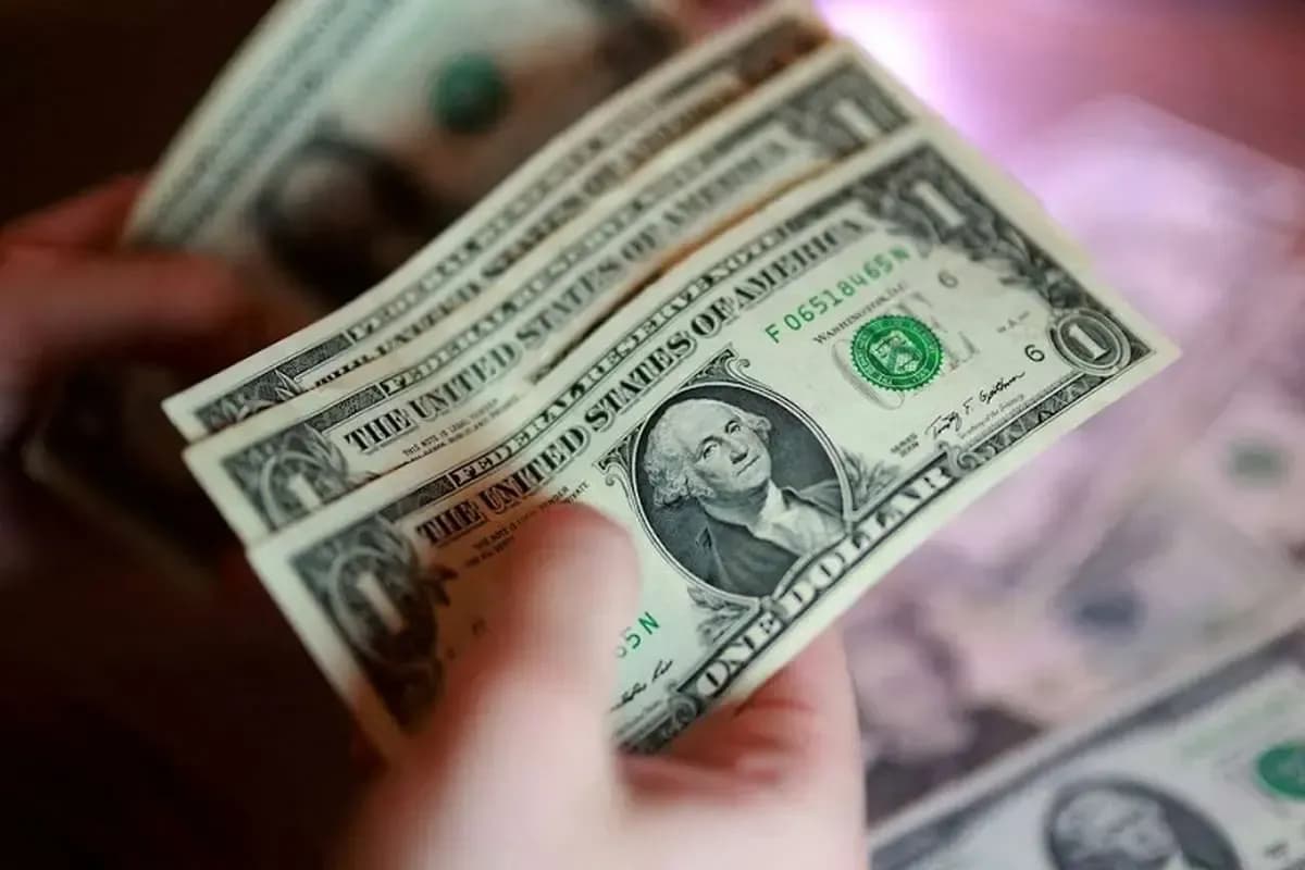 قیمت دلار امروز ۱۵ مرداد ۱۴۰۵؛ روند ارزانی ادامه دارد