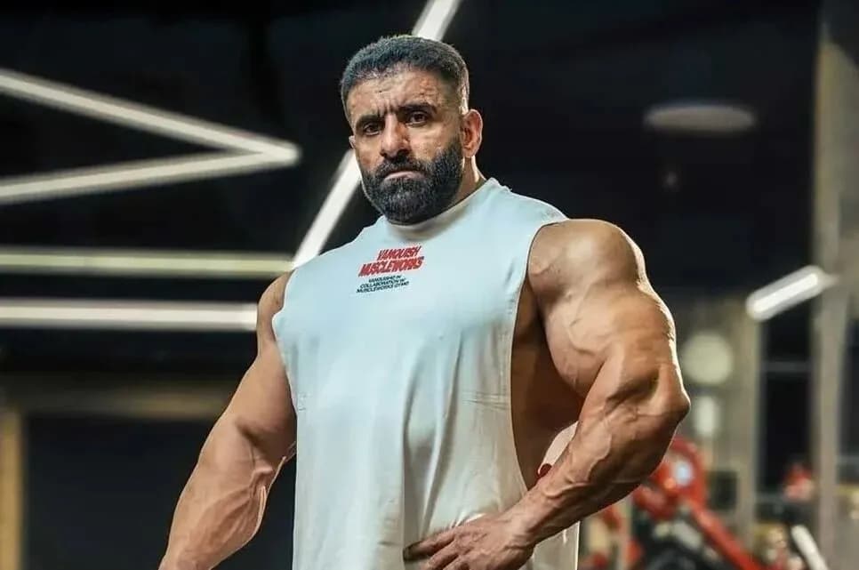 هادی چوپان طوفانی: شما دلقک هستید! افتخاراتم را اگر میتوانید تکرار کنید