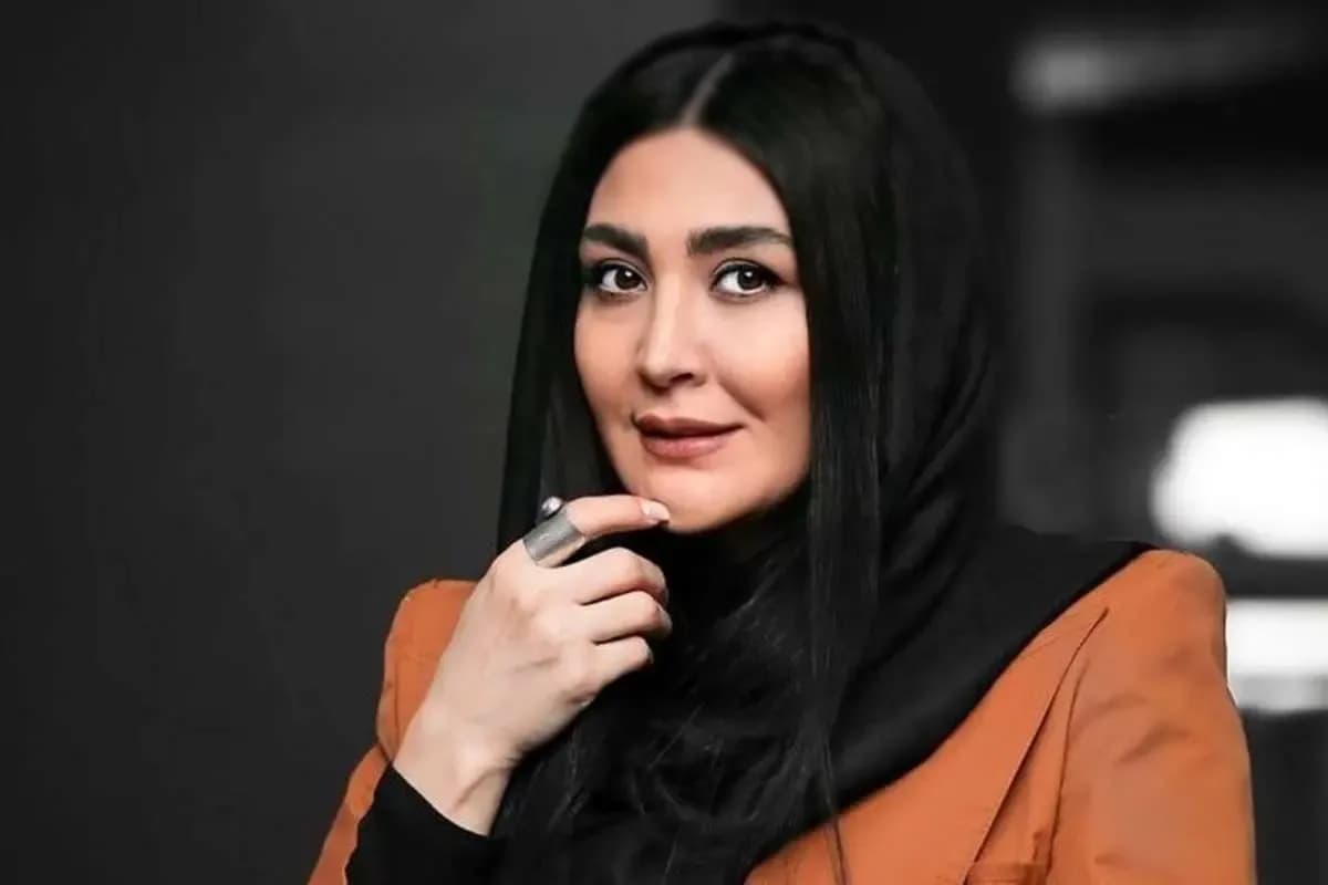 تیپ خاص مریم معصومی در دوچرخه سواری با ژست متفاوت
