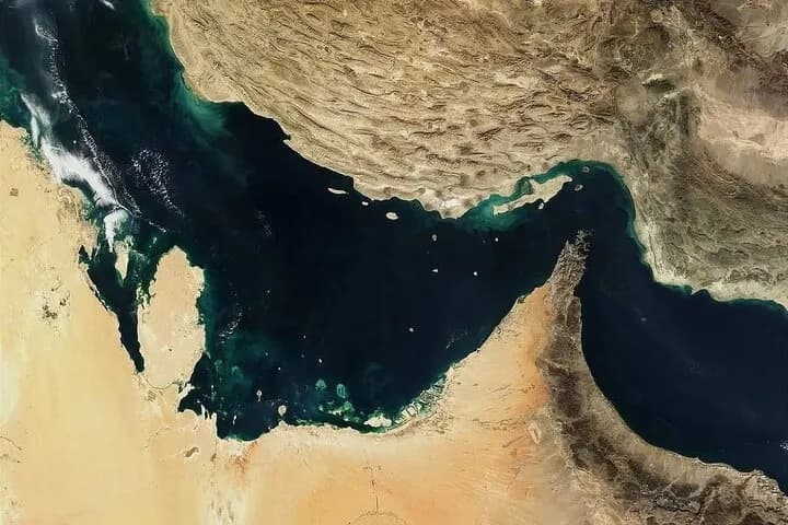 بررسی نقش آمریکا در توافق ایران و عمان؛ تنگه هرمز زیر ذرهبین مجلس