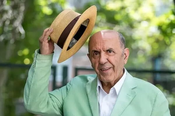 وداع با طنز پرداز مشهور ایران: خبر درگذشت چهره برجسته