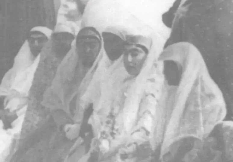 عکسهای تاریخی از زنان ناصرالدین شاه در یک جشن باشکوه