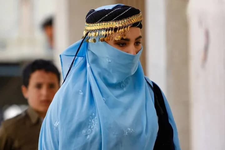 تماشای آنلاین فیلم کامیون اثر کامبوزیا پرتوی