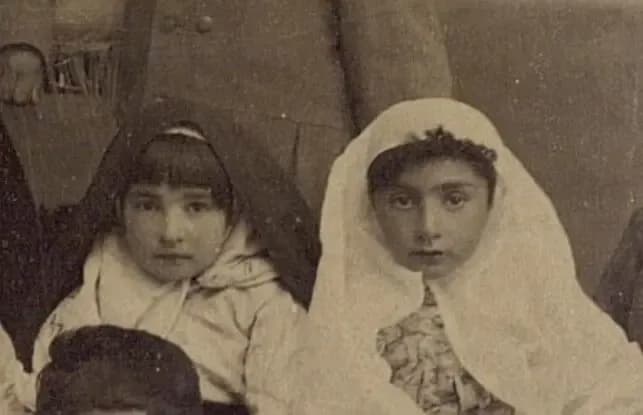 برادرزاده های ناصرالدین شاه در عکسی از 140 سال پیش