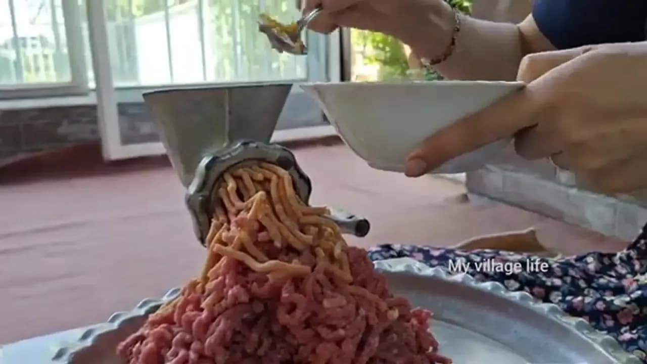 طرز تهیه کوفته تبریزی به سبک اصیل روستایی در یک روستای بکر ایران