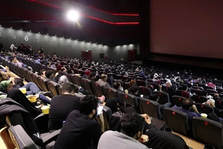 سینماهای بهمن سبز به مدت ۵ روز نیم بها شدند