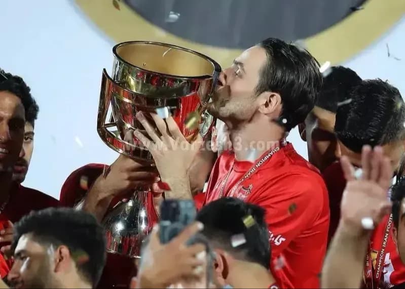 فوری؛ گلزن تاریخی پرسپولیس از فوتبال خداحافظی کرد