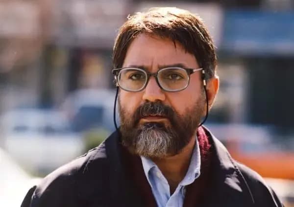 عکس دیده نشده از پرویز پرستویی در جوانی روی صحنه تئاتر در سال 1353