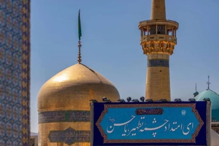حرم حضرت رضا (ع) در شب میلاد امام حسن عسکری (ع) غرق در شادی شد