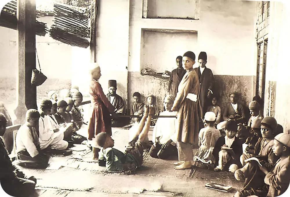 مکتب خانه در تهران قدیم؛ آموزش با چوب فلک و شهریه مکتب خانه های اعیانی