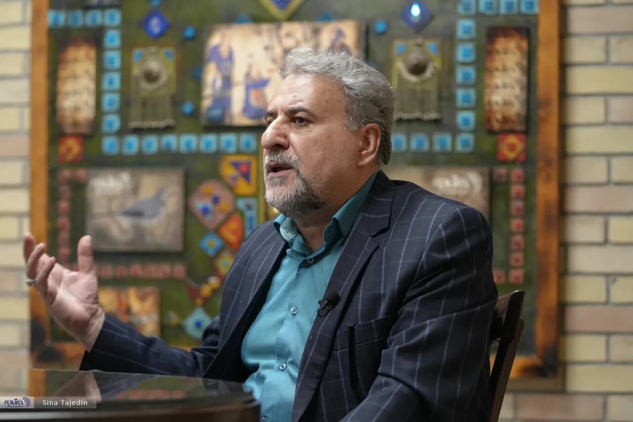 فلاحت پیشه: پزشکیان باید حتی با ترامپ مذاکره کند؛ خروج از NPT یعنی امکان پیگیری برنامه هسته ای نظامی ایران