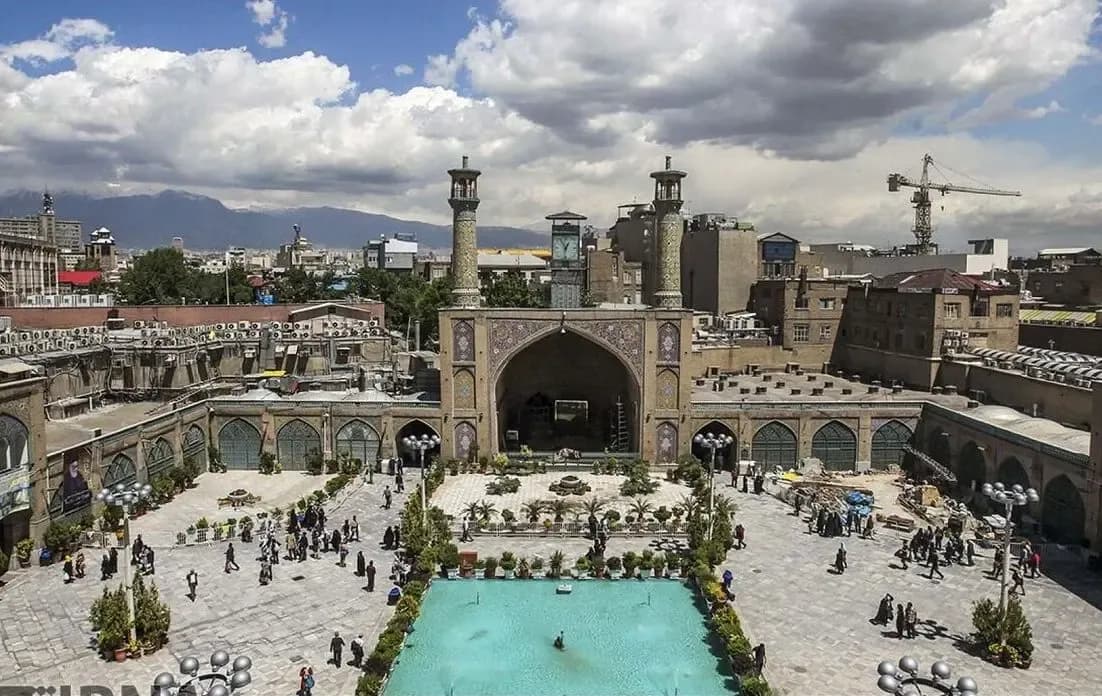 عکس تاریخی از سفر زمان؛ تهرانی ها روی پشت بام مسجد شاه در دوران ناصرالدین شاه