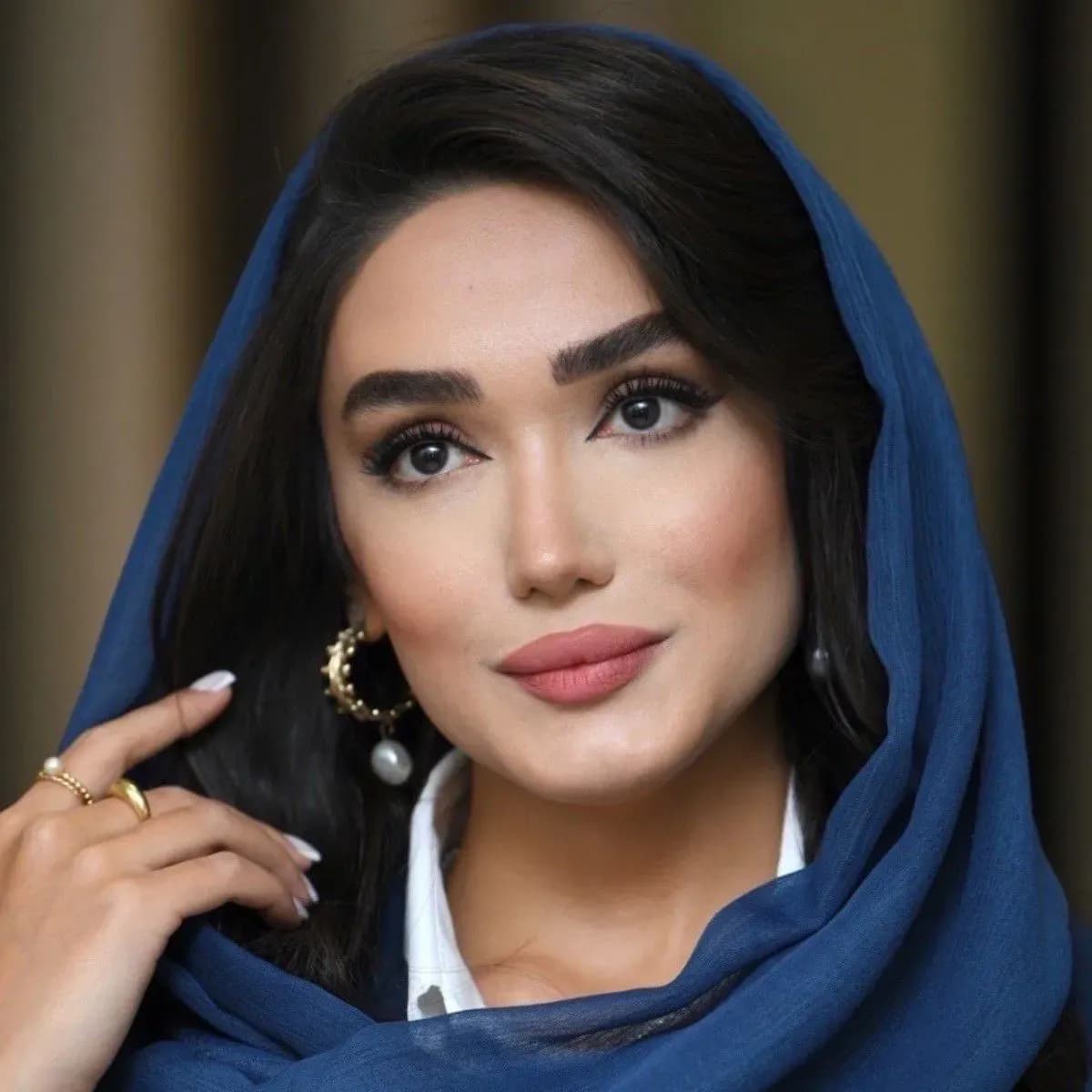 فرزانه قاسم زاده با آهنگ «رها می کنم» دوباره خبرساز شد