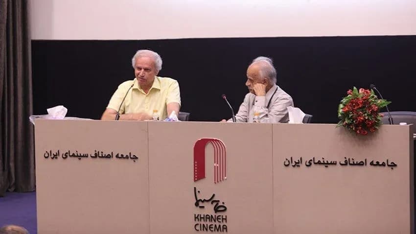 روزنامه نگاری که بیشترین عکس را با هنرمندان، موسیقیدانان و ورزشکاران دارد