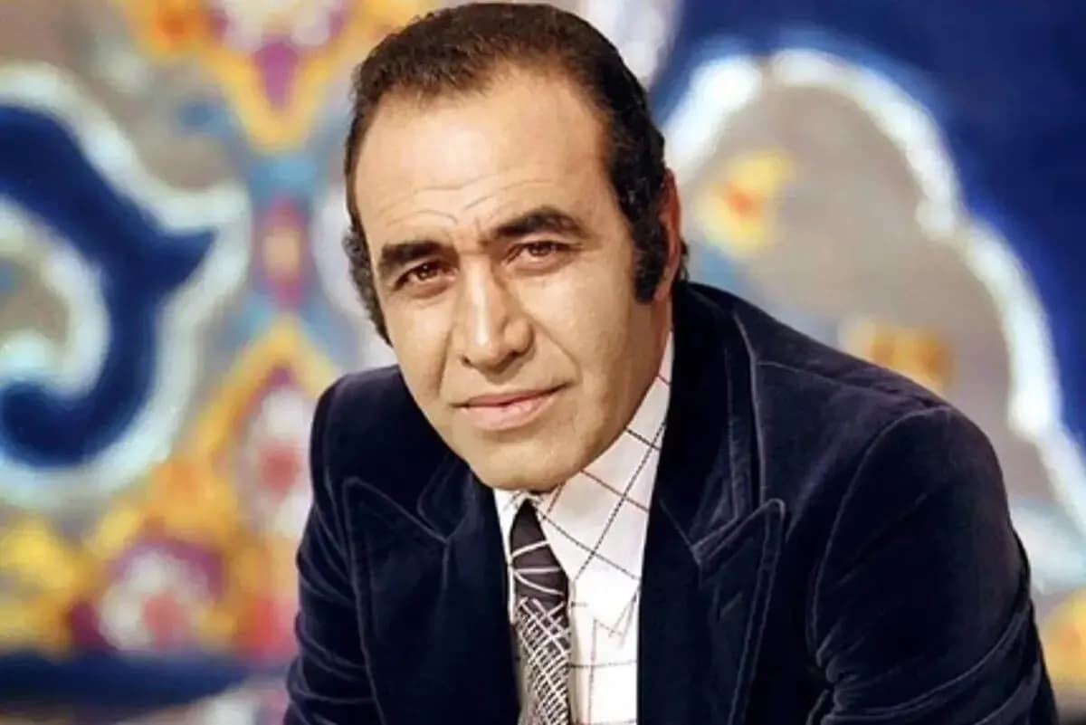 عکس قدیمی پوری بنایی و ایرج خواجه امیری در حاشیه یک مراسم در سال ۱۴۰۲