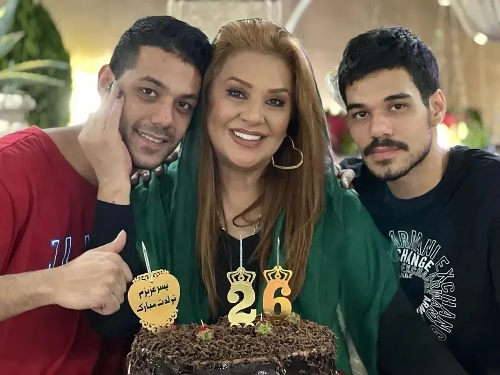 (ویدئو) مراسم چهارمین سالگرد درگذشت پسر نسرین مقانلو با حضور چهره های سرشناس