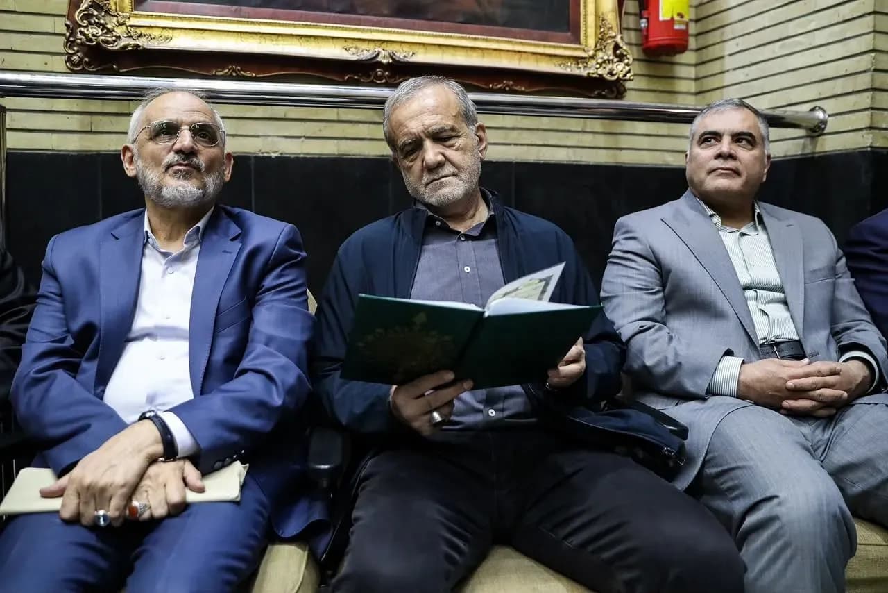 عکس معنادار پاک نژاد در کنار پزشکیان؛ تصویری که خبرساز شد