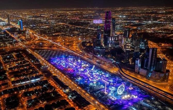 عقب نشینی فرهنگی عربستان سعودی؛ چرا محمد بن سلمان ترمز چشم انداز ۲۰۳۰ را کشید؟