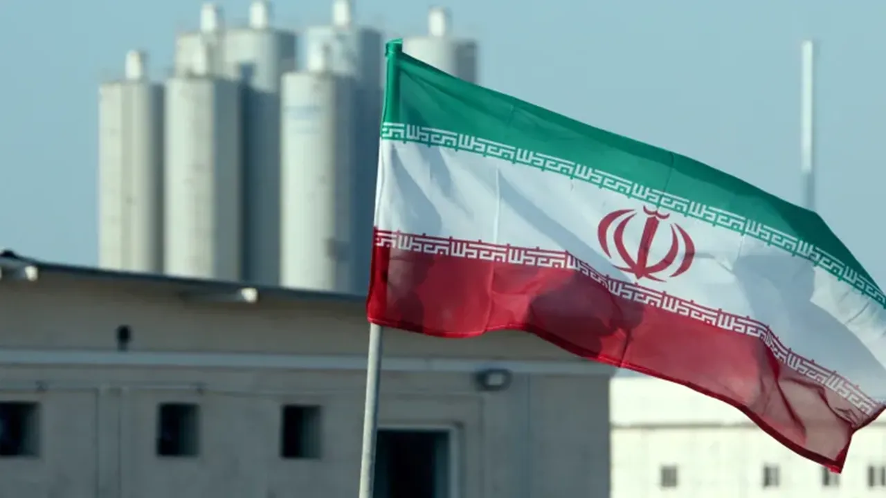 رویترز: به رسمیت شناختن حق غنی سازی، خط قرمز تهران است
