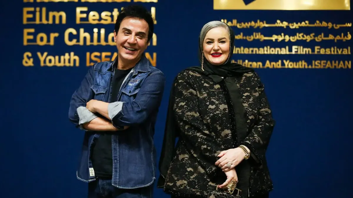 فیلم جاخوردن داریوش فرضیایی از پیشنهاد ازدواج نعیمه نظام دوست جلوی دوربین؛ چه اشکالی دارد من زنش باشم؟