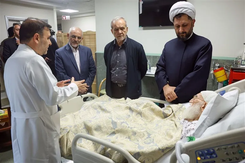 عیادت پزشکیان از آیت الله العظمی نوری همدانی و پیگیری آخرین وضعیت سلامت ایشان