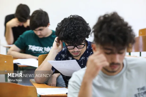 تمدید مهلت انتخاب رشته آزمون سراسری و پذیرش دانشجو معلم تا ۱۹ مهر
