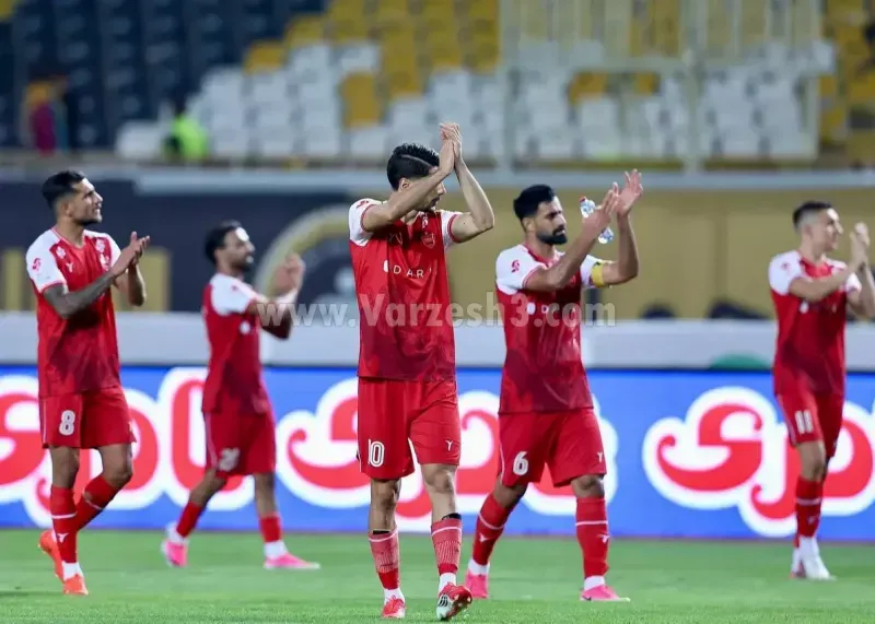 فرصت طلایی پرسپولیس برای فرار از تعقیب استقلال و تراکتور