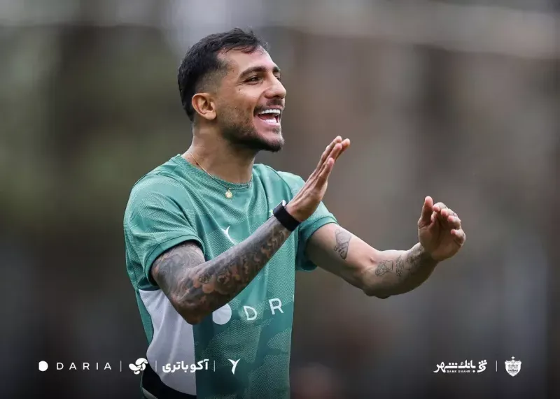 عکس مشترک زوج سمت چپ پرسپولیس؛ دو ستاره سرخ در یک قاب
