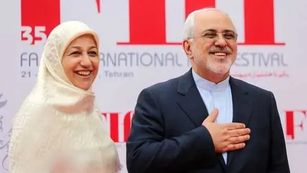 عکس | جشن تولد محمدجواد ظریف در پرواز به هندوستان با کیک خلاقانه خدمه پرواز