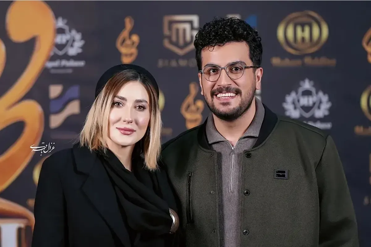 ویدئو حضور بهاره افشاری، امیرحسین قیاسی و همسرش در تئاتر کمدی قبض روح