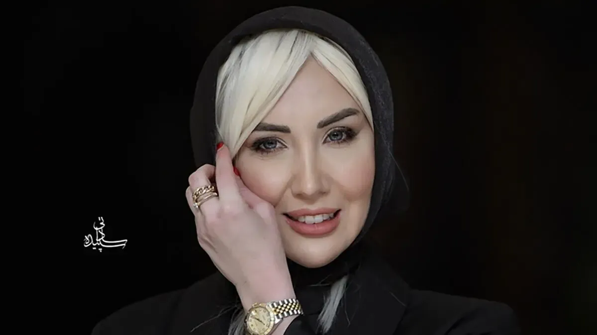 فیلم تیپ و استایل خاص نازنین صلح جو در مراسم اکران قسطنطنیه؛ حرکات عجیب بازیگر خبرساز شد