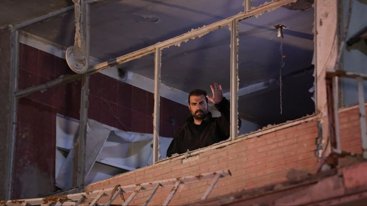 بازگشت پولاد کیمیایی به تلویزیون بعد از سال ها با سریال «سرو، سپید، سرخ»