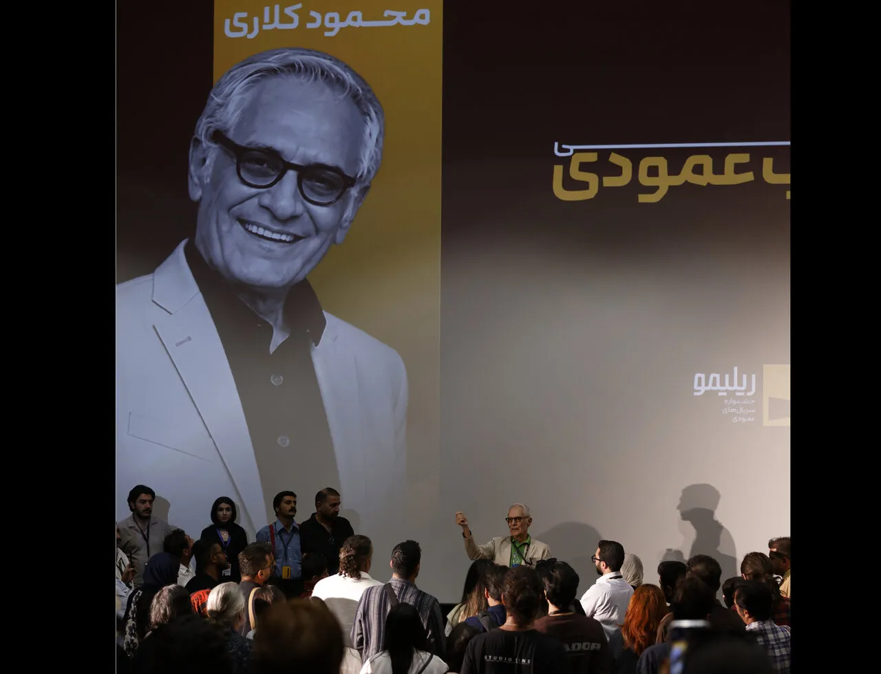 محمود کلاری: سریال های عمودی فرصتی تازه برای جوانان هستند