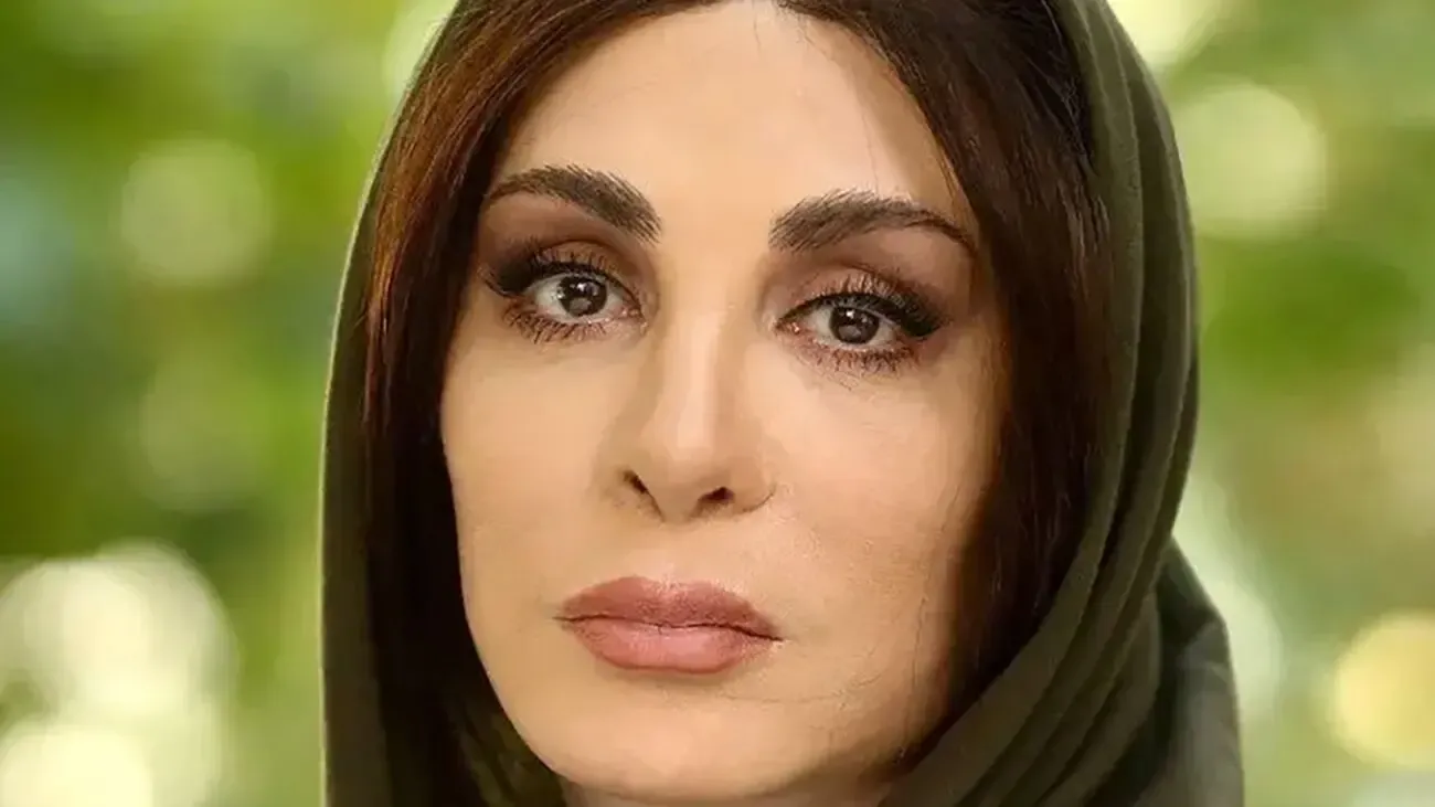 عکس دیدنی افسانه بایگان، مجید مظفری و شهلا ریاحی پای سفره عقد در سال ۱۳۶۶