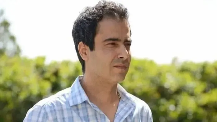 ویدیوی دیده نشده از خوانندگی نیما فلاح در حضور سحر ولدبیگی و پدر و مادرش