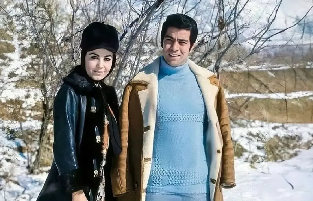 عکس تاریخی از پوری بنایی در عروسی گوگوش و محمود قربانی در سال ۱۳۴۶