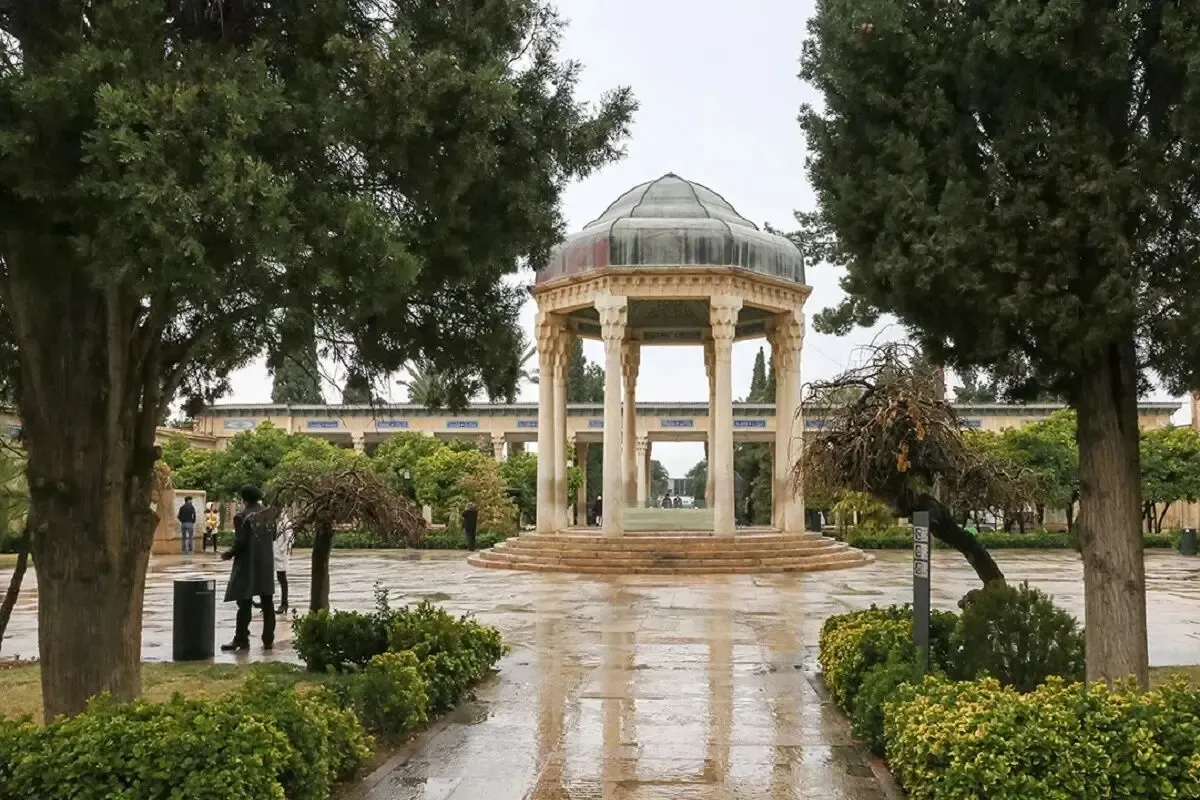 فال حافظ امروز چهارشنبه 29 مهر ماه 1405؛ پیام امیدبخش غزل حافظ برای شما