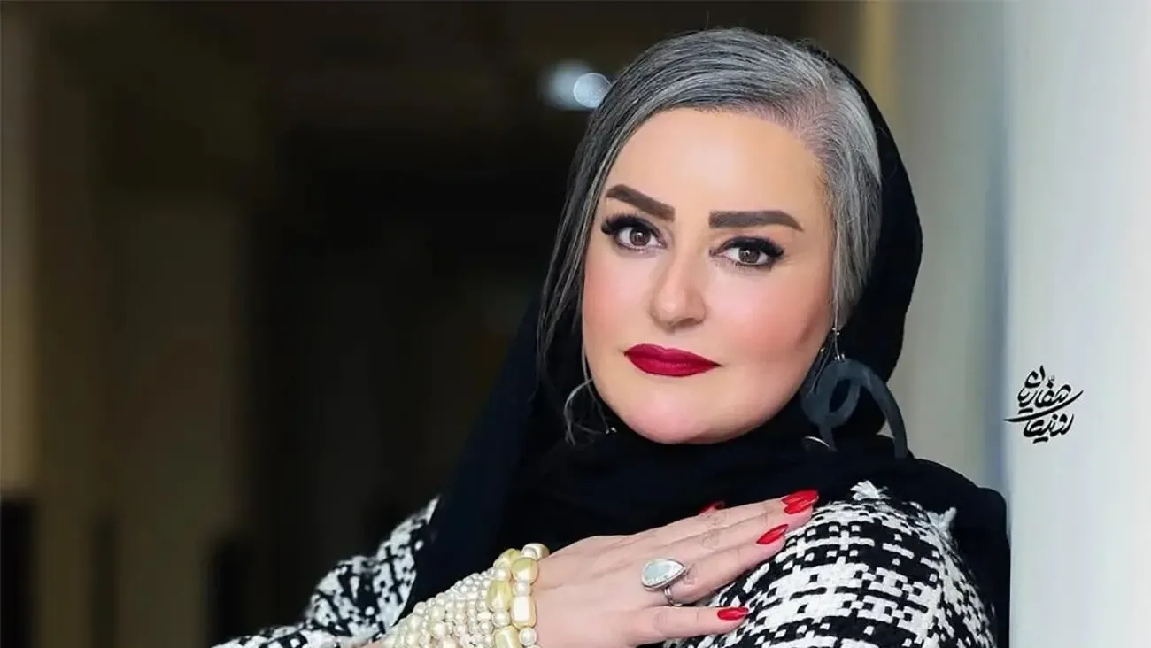 دکوراسیون خانه نعیمه نظام دوست؛ ترکیب مبل های مدرن، پرده های شیک و رومیزی ترمه