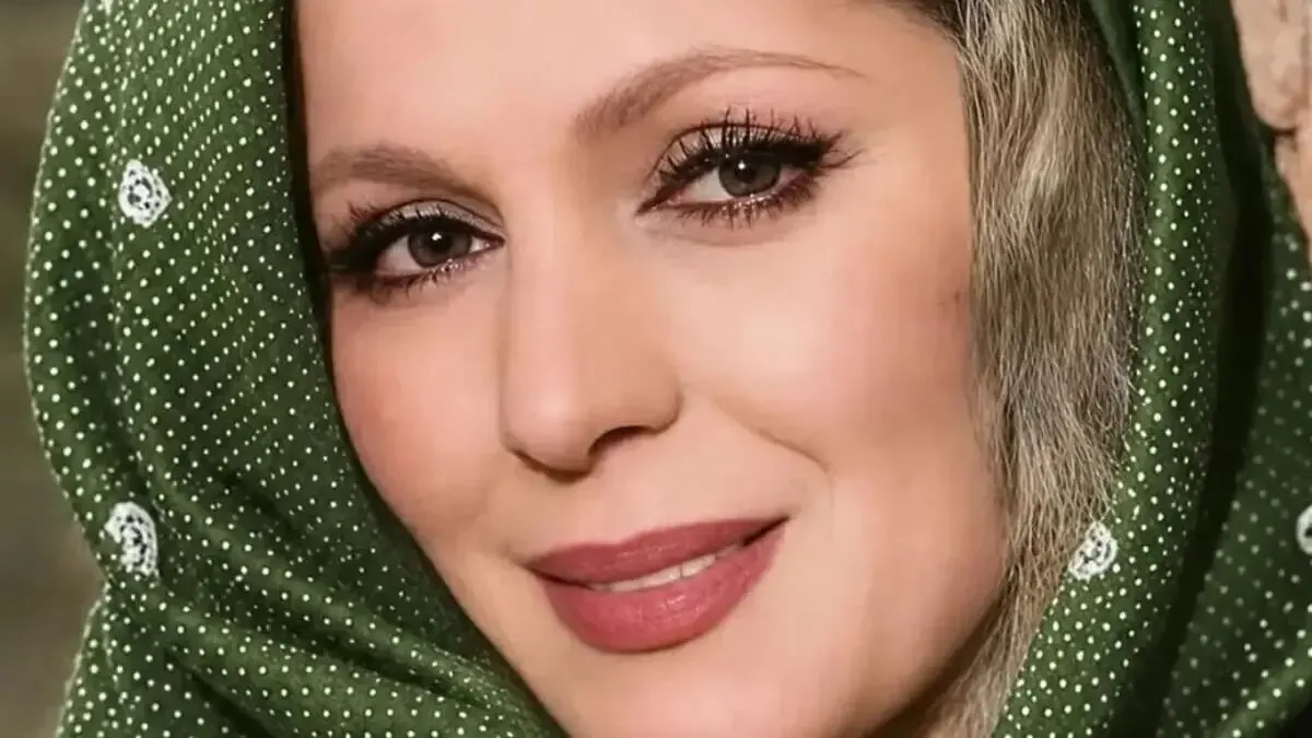 عکس دیدنی فروزان در ۳۴ سالگی با ظاهری متفاوت؛ سفری به سال ۱۳۵۰