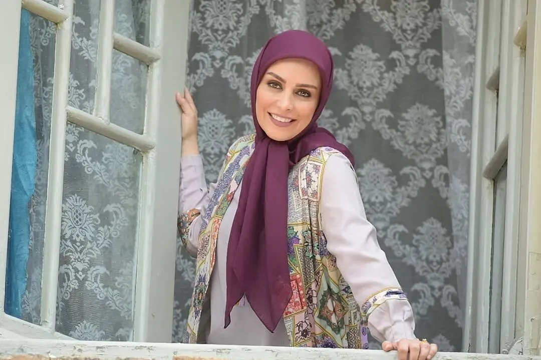 عکس نوستالژیک ماهچهره خلیلی و گلزار روی پوستر فیلم «چشمان سیاه» در سال ۸۱
