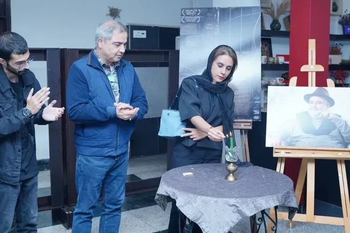 دختر اکبر عبدی از دلتنگی برای پدرش گفت: جای پدرم خالی است
