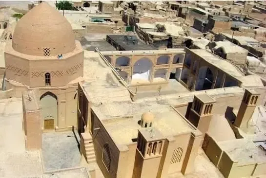 عکس قدیمی از دروازه شهر نائین؛ تصویری تماشایی از ۷۵ سال پیش