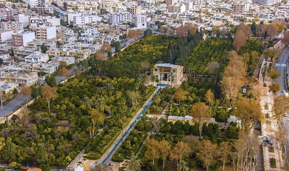 عکس تاریخی شیراز از داخل هواپیما؛ نمایی از شهر در ۷۵ سال قبل